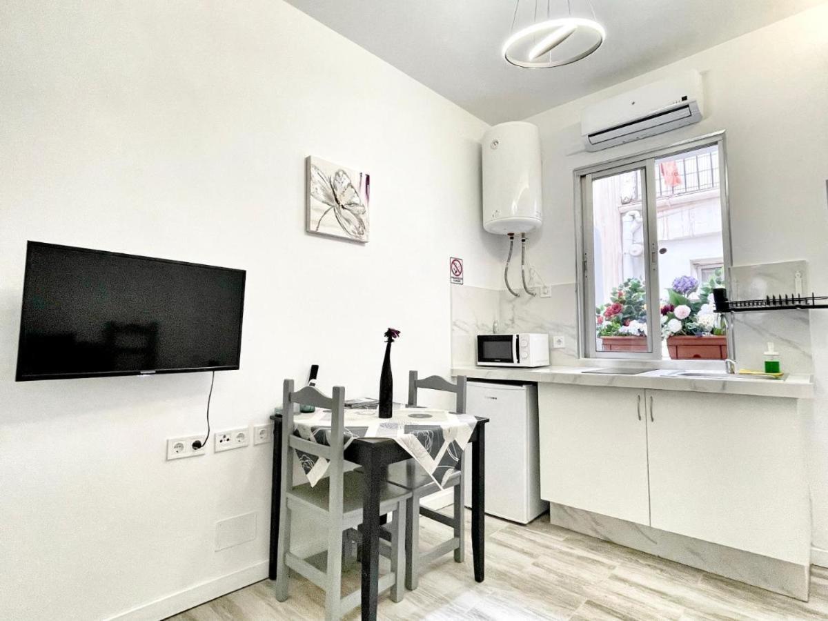 Sol Apartamentos Centro Historico Малага Экстерьер фото